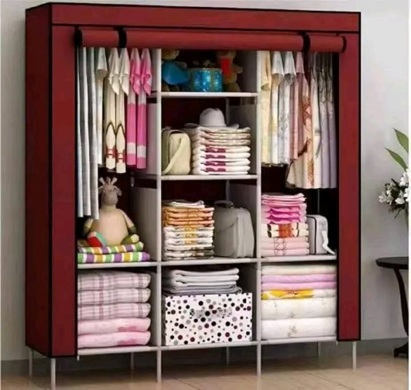 Foldable wardrobe
